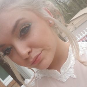 Meet your Posher, Ellie